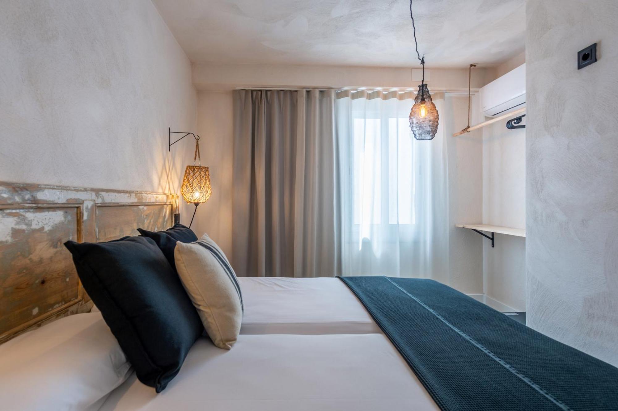 Hostal Boutique Es Menut Тоса де Мар Екстериор снимка