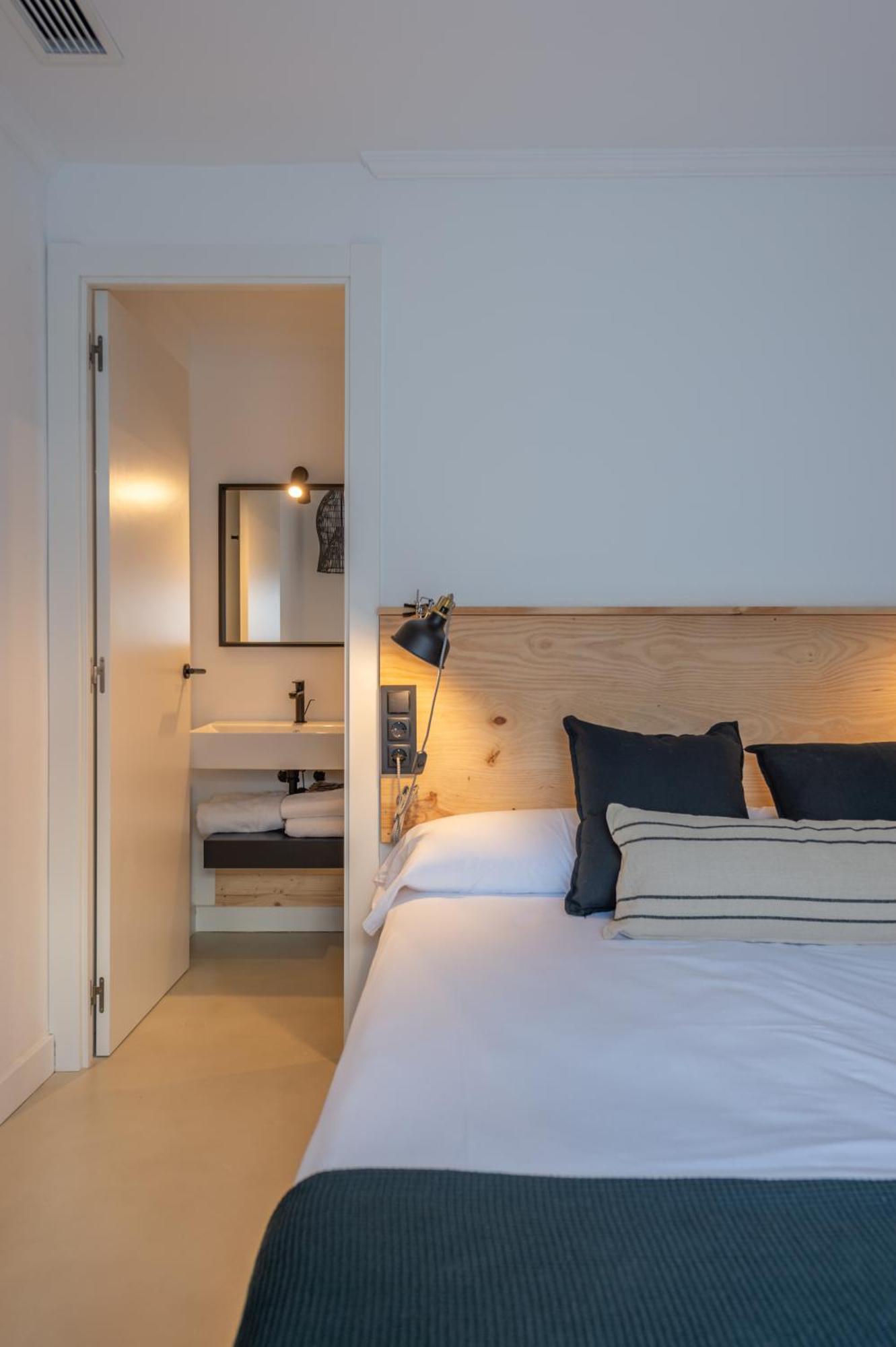 Hostal Boutique Es Menut Тоса де Мар Екстериор снимка