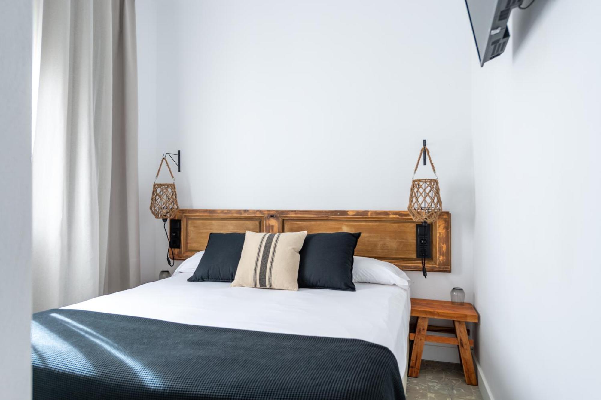 Hostal Boutique Es Menut Тоса де Мар Екстериор снимка