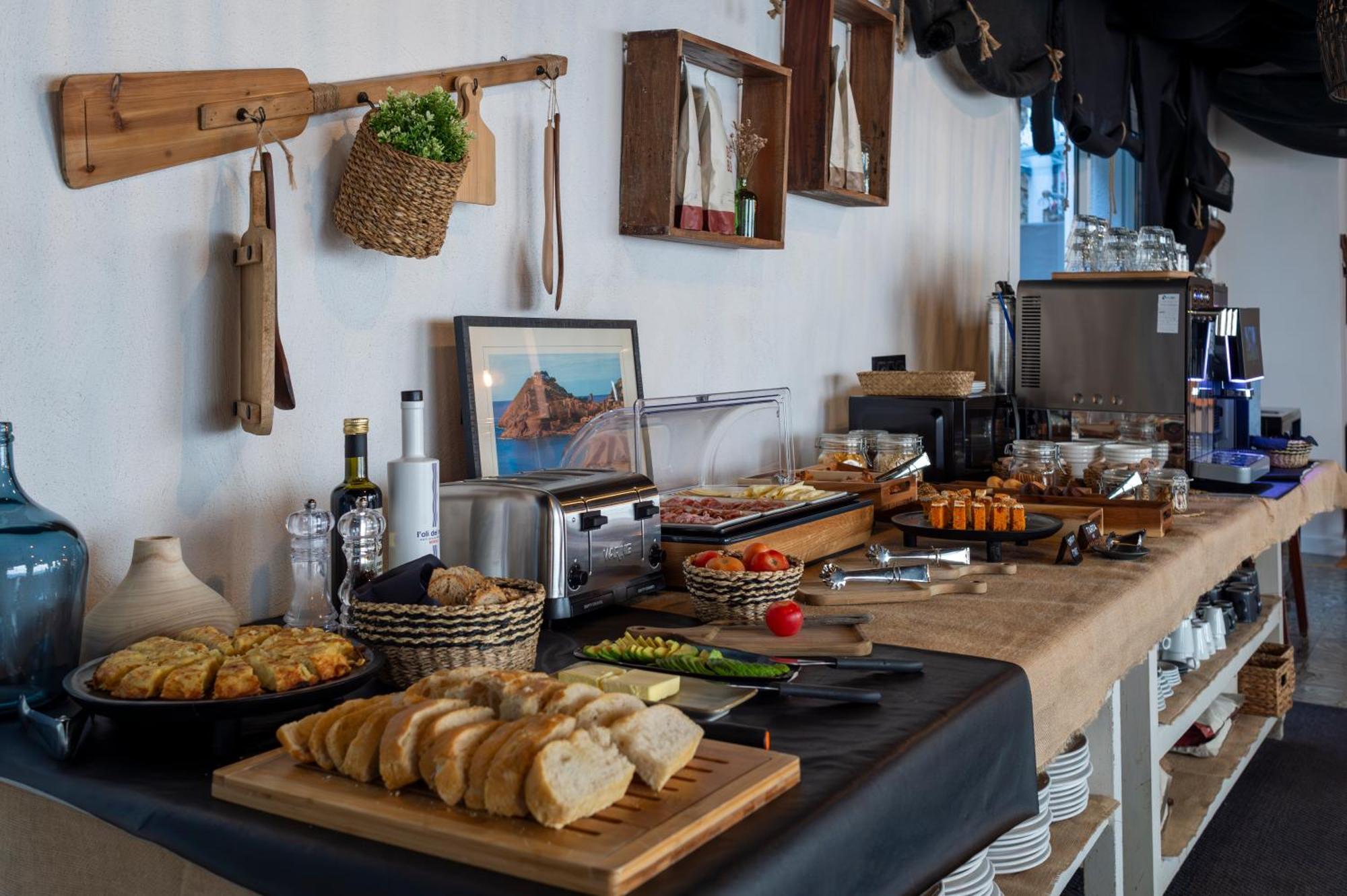 Hostal Boutique Es Menut Тоса де Мар Екстериор снимка